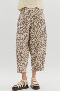 Leopard Barrel Pants, MID-RISE